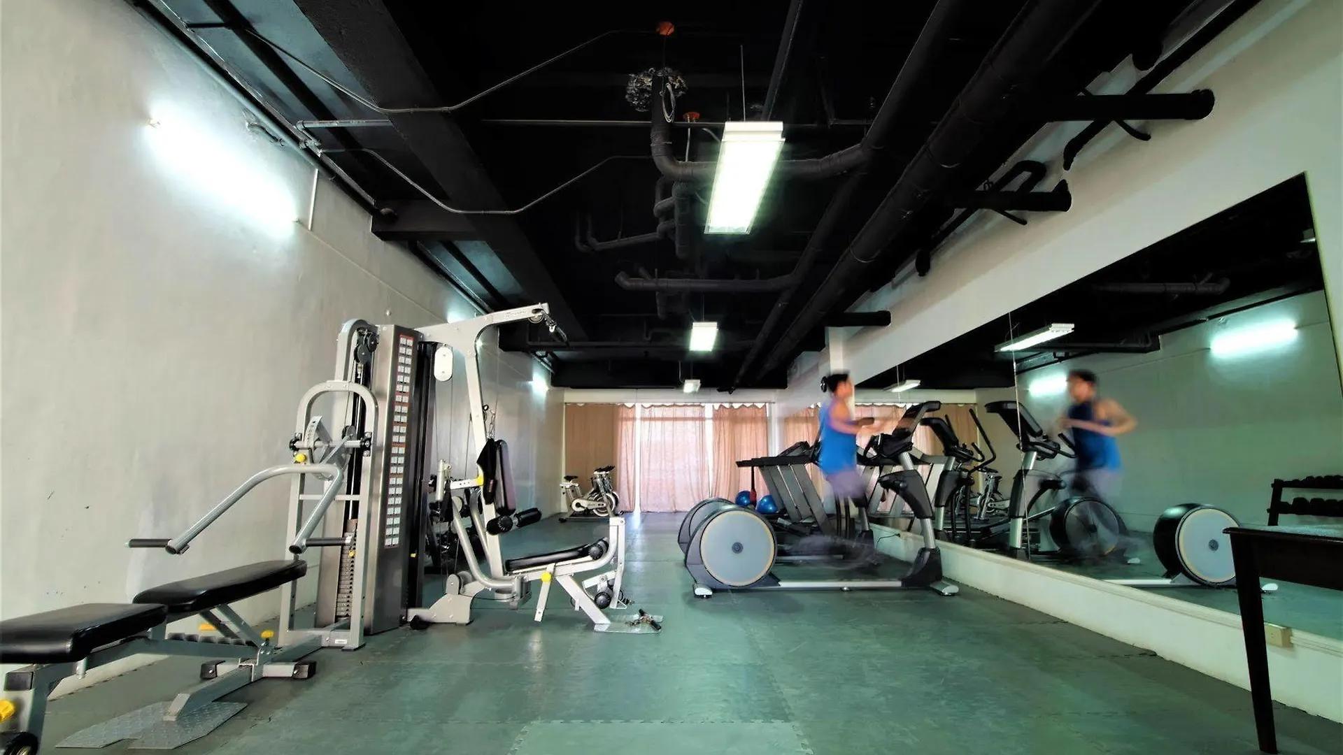Sunshine City Suites Pasig City 2*,